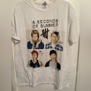 5 seconds to summer band Tshirt M